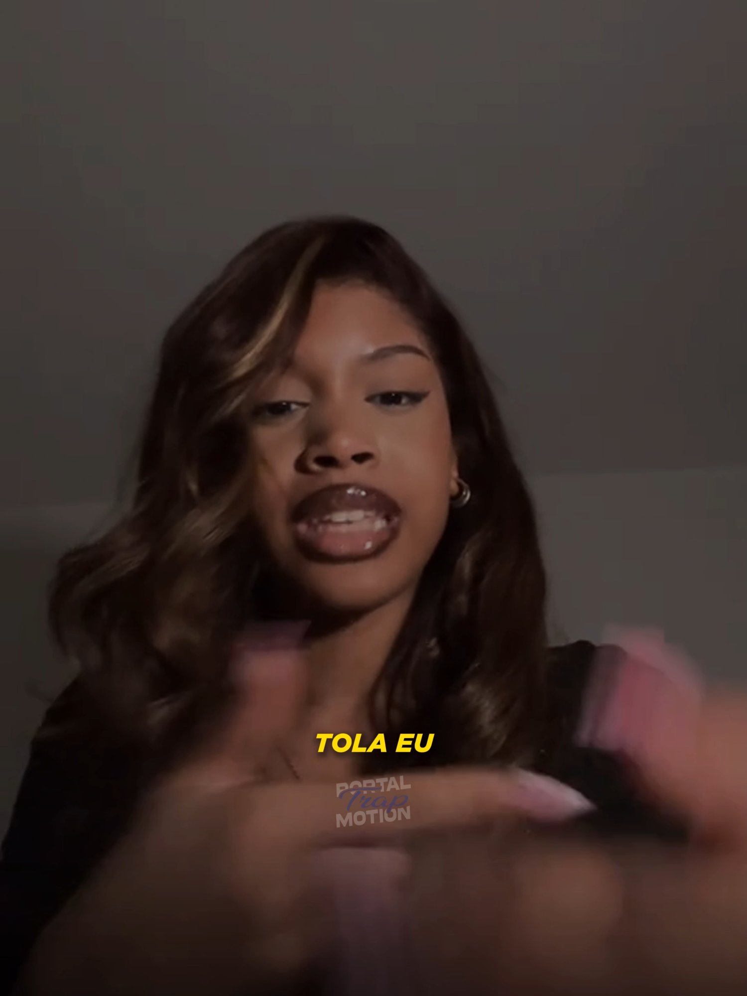 Você é insignificante 😒 🎥 @realcee.ldn . . . . . #beyonce #destinyschild #bills #tipografia #tipografiasmusicas #statuswhatsapp #statusparawhatsapp #musicasinternacionais #explorar #lyric #status30segundos #traducoes #musicalegendada #story #legendas #lyrics_songs #songs