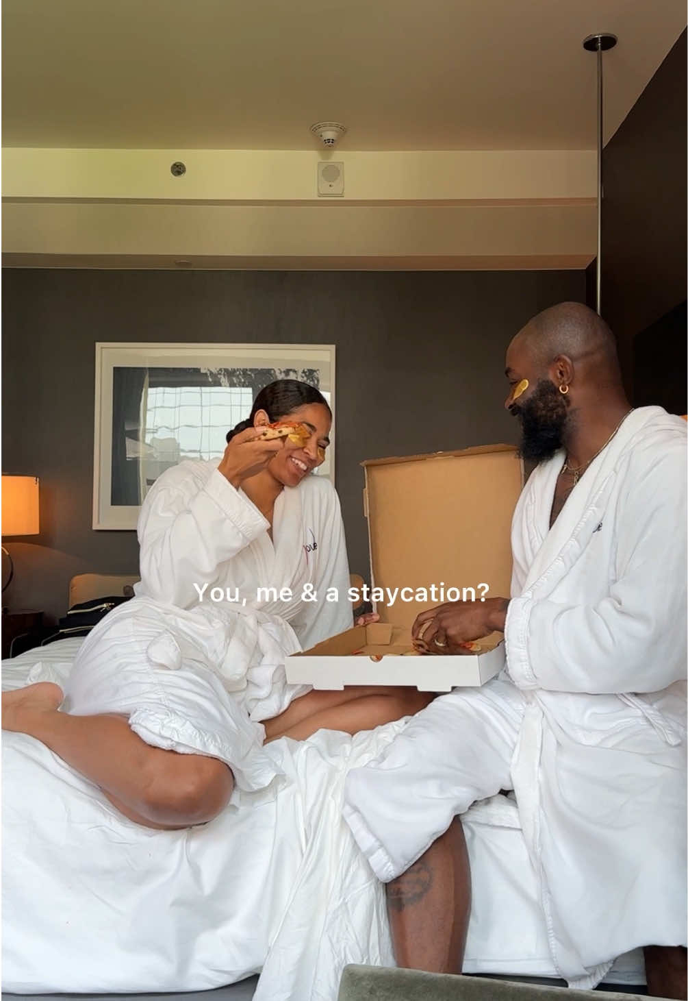 Slowed down for 48 hours in the heart of Dallas at @thejouledallas — No alarms, no deadlines, just rest, room service, & uninterrupted conversations. This quick getaway was exactly what we needed to pour back into each other. Sometimes the best kind of love is the one that pauses everything else to be fully present. 🧡 #blacklove #dallastx #dallasgetaway #couplegoals #marriedlife #dallasweekend #godlymarriage #thingstodoindallas #dallashotels #joulehotel 