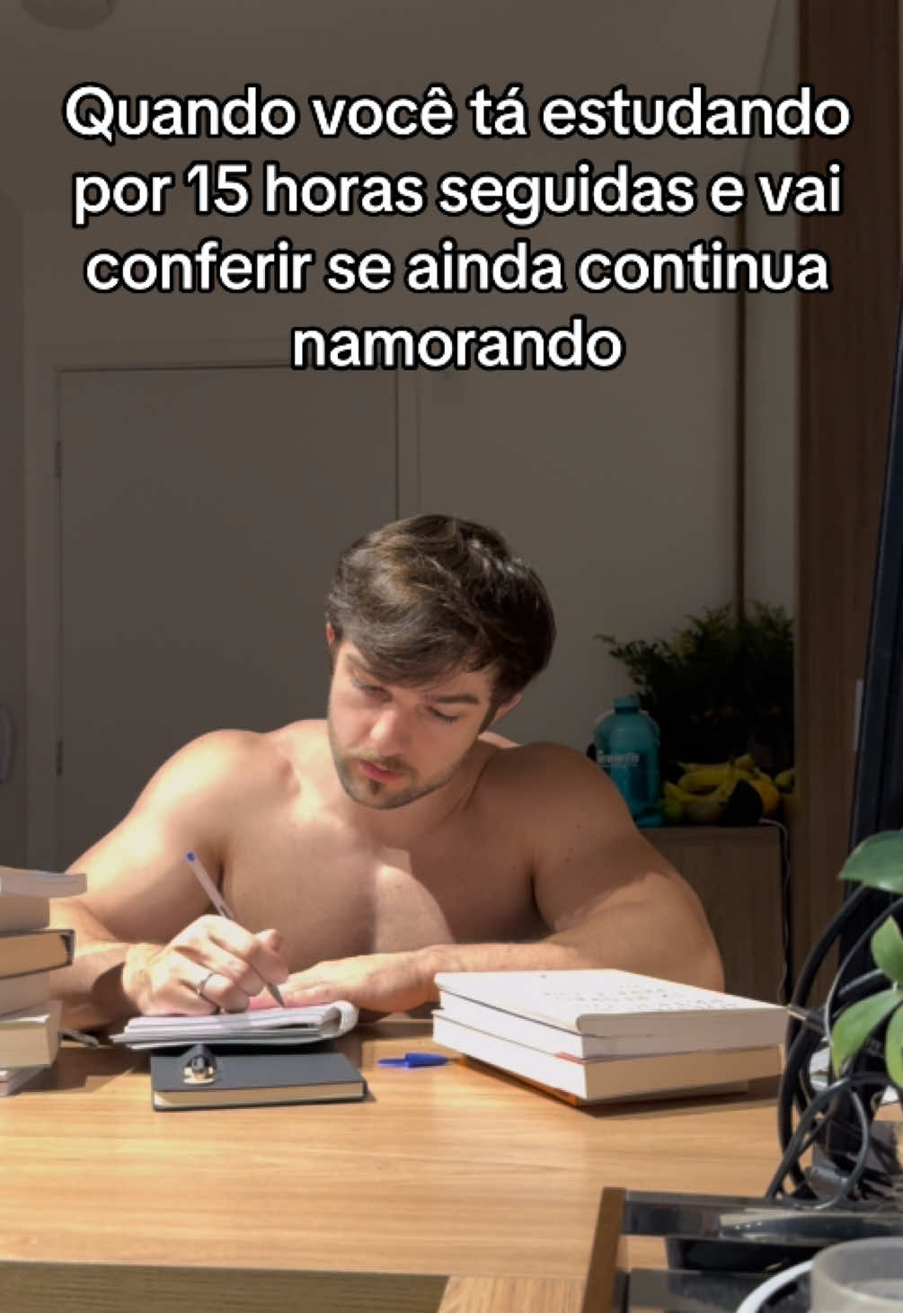 Estudar pra passar no vestibular do ITA não é fácil 😅  Fácil é ter desconto usando o 🏷️ Cupom ENGENHEIRO: Suplementos baratos: @Growth Supplements  Marmitas baratas: @Liv Up (ou só Liv) ❤️  Manipulados de qualidade:  veganpharma.com.br #casal #namorados 