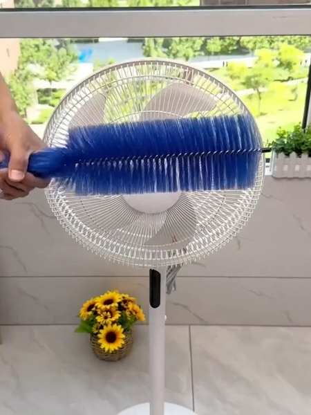 Flexible Electric Fan Dust Removal Cleaning Brush / Sewer Screen Window Shutter Cleaning Brushes #TikTokShop #homeessentialgoods #affiliatemarketing #homelifeshop88 #susanautoparts #fyppppppppppppppppppppppp #fypシ #tiktokbudolfinds #light #tiktokfinds #fypシ゚viral #fyp #fanbrush #brush #fan