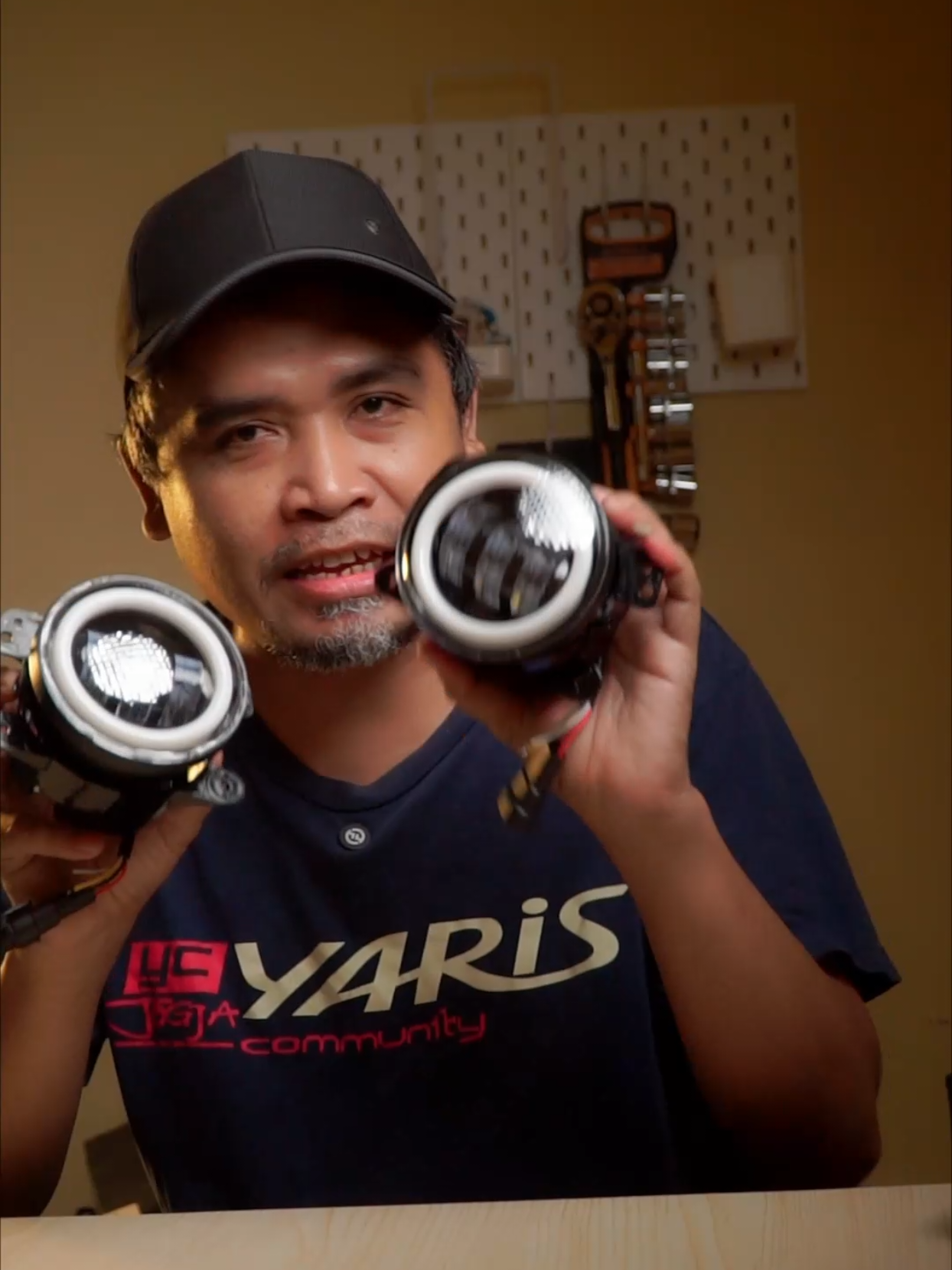 Lampu Foglamp 3 Lensa dengan DRL 2 Warna yang keren banget. Lampu Kabut ini juga sudah waterproof ip68 sehingga aman saat terkena air hujan. #lampufoglamp #drlfoglamp #lampukabut #foglampmobil 