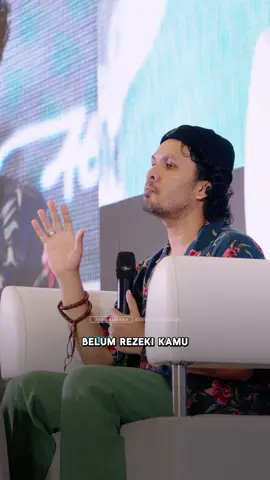 Hati-hati saat menenangkan, jangan sampai malah mematahkan🙌🏻 〰️〰️〰️〰️〰️〰️〰️〰️〰️〰️〰️〰️〰️〰️〰️ Jadwal sharing time Ust. @Hanan Attaki insyaallah: 22 Juni: PEKANBARU 28- 29 Juni: SERANG 20 Juli: MEDAN 26-27Juli: MAKASSAR 16 Agustus : BALIKPAPAN 17 Agustus: SAMARINDA 24 Agustus : PALEMBANG 31 Agustus: LAMPUNG Cara daftarnya di website ➡️ sharingtimeuha.com 😊 #sharingtime #hananattaki #ayahamanah #bogor #karawang #solo #jakarta #jogja #malang #surabaya #semarang #depok #tangerang #bandung #bekasi #purwokerto #cirebon #garut #makassar #padang #palembang #lampung #balikpapan #samarinda