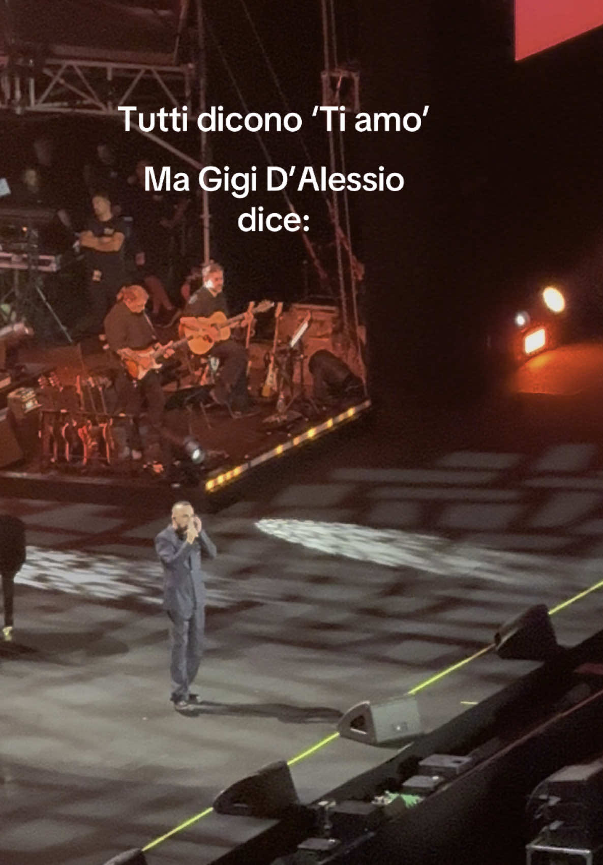🥹♥️ #gigidalessio #sitesapessedicere #concerto #concertogigidalessio #fyp @Gigi D’Alessio 