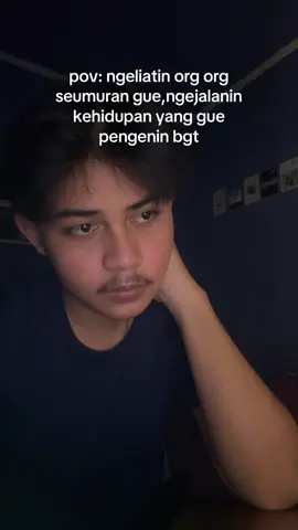 kadang iri banget,kenapa gue ga bisa ngejalanin hidup seenjoy mereka