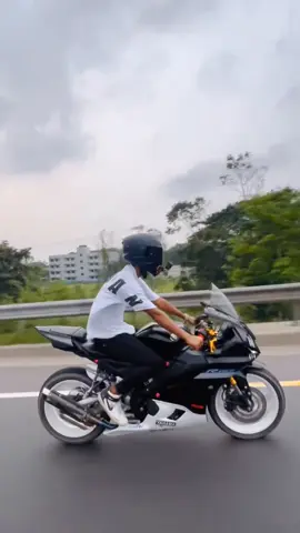 ride🎶🖤#foryou #foryoupage #bikelover #bikeride #r15 #trending #unfrezzmyaccount #viralvideo #tiktokvideo #for #fyp #fypシ #viral #tiktokviral #tiktok #contentcreator #bdtiktokofficial @#foryou @TikTok @TikTok Bangladesh 