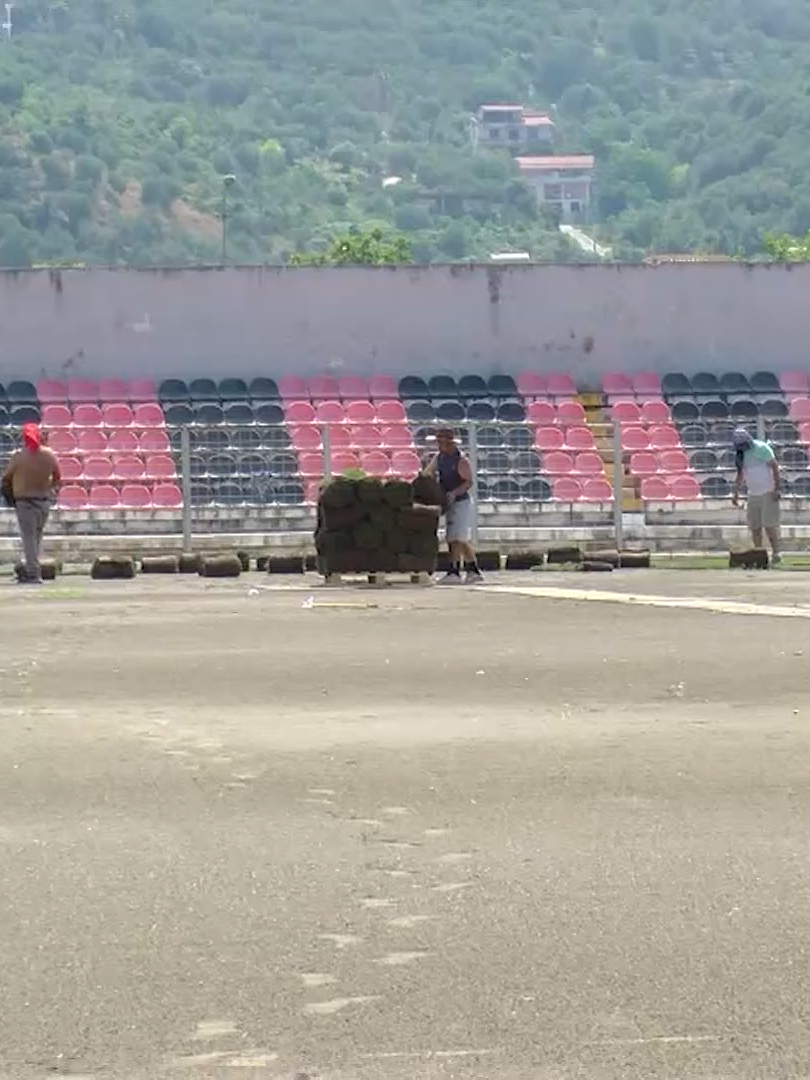 Shtrimi i tapetit të ri -  Stadiumi 