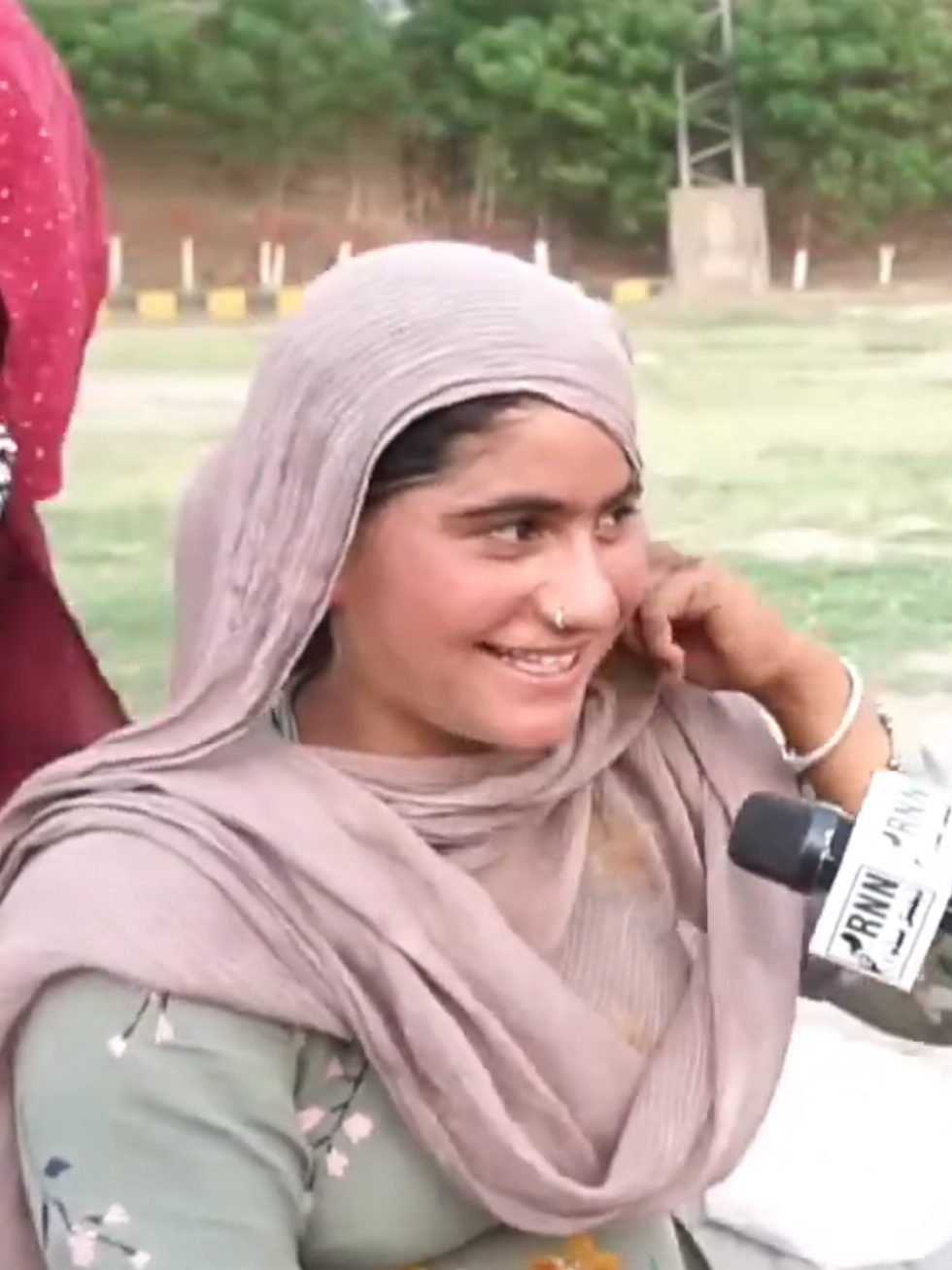 #singergulab #foryoupag #singergulabnewsong #badaltapakistanchannel #foryou#fyp#Tiktoker #singergulabofficial 