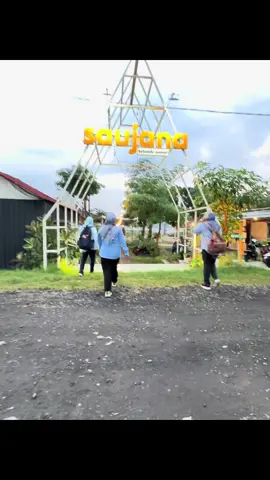 Di luar sana masih banyak orang baik 😉 #wadukcengklikboyolali #kabupatenboyolali #bestfriend #seniorbaikhati❤️ 