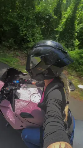 new wrap ✨ #yamahar1 #bikergirl #r1 #pinkbike 