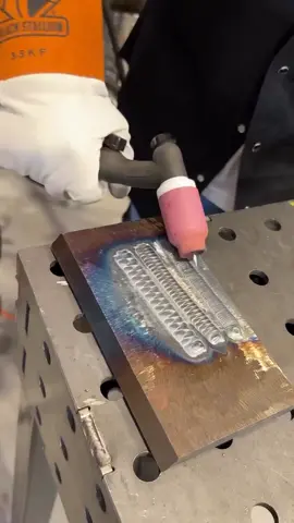Dica top para rolar o bocal colado #welders #WeldingTikTok #weld #welding #tig #DicaDeSolda 