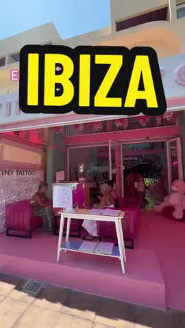 Tattoo paradise @Tinytattooibiza #barcelonatattoo #tinytattoobarcelona #ibizatattoo  #tinytattoo #tinytattooibiza #tatuaje #tattoo #miamitattoo #miami #playadenbossa #sanantonioibiza #ibiza #tinytattoomiami #granollers 
