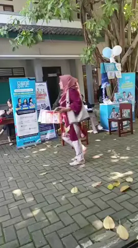ambil raport di Smada 