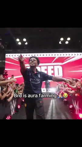Bro is aura farming 🙏🏼😭 #ishowspeed #fyp #newyork #foryou #viral 