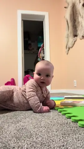 Greetings from the baby 🥰#funnybabyvideos #foryou #cutebaby #baby #babytiktok #funnybabytiktok #funnybaby #babiesoftiktok #babylove 