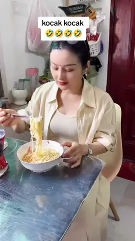di kira mau pasangin cin cin ternyata oh ternyata 🤣🤣🤣🤣🤣🤣#fyp #fypシ #fypシ゚viral #viral #viralvideo #lucu_ngakak #lucu 