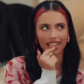 She knows what she be doing… I’m so happy I got some motivation back. Trying to do an edit felt like doing calculus  #myaxmade#fyp#descendants#descendantsriseofred#disney#kyliecantrall#princessred#ivhix#kyliecantralledit#kehlani  