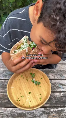 Simple meals to the rescue 😮‍💨 #lebanesefood #middleeasternfood #kidsfood #cleanfood 
