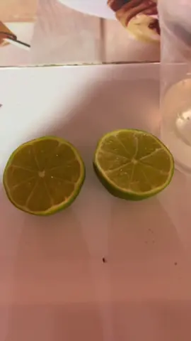 Vinagre de manzana orgánico 1 limón bicarbonato de sodio, una pizca de sal rosa y para dentro #vinagredemanzana #limon #shot 