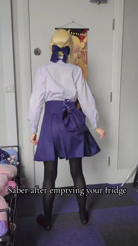 Why do I look like I'm serving Gil😩 #saber #sabercosplay #fate #fatecosplay #fatestaynight #artoriapendragon #fateseries #fgo #fgoコスプレ #コスプレ #おすすめ 