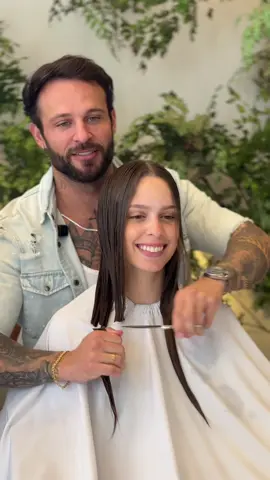Ela tomou a melhor decisão! 😱Confira até o final e comenta o que você achou!  #hairtransformation #corteviral #mudancadevisual #consultoriadevisagismo #cortecurto #cortecurtomoderno 