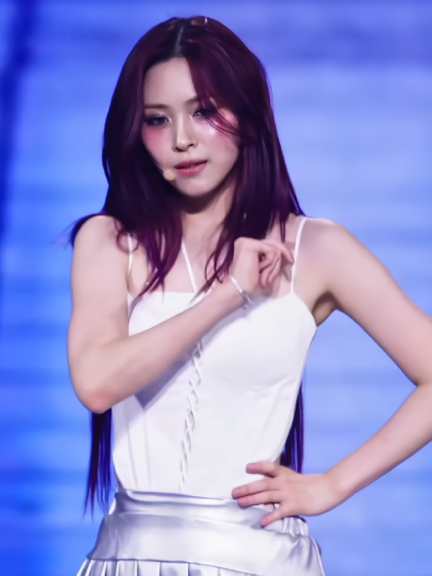 ryujin fancam #ryujin #fancam #fancams #kpop #fyp #trending #seu1g #viral #itzy #chaeryeong #yuna #lia #yeji 