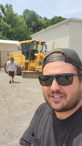 Hit @Big Equipment up if you are looking for a nice grader! #Scrap-Life 