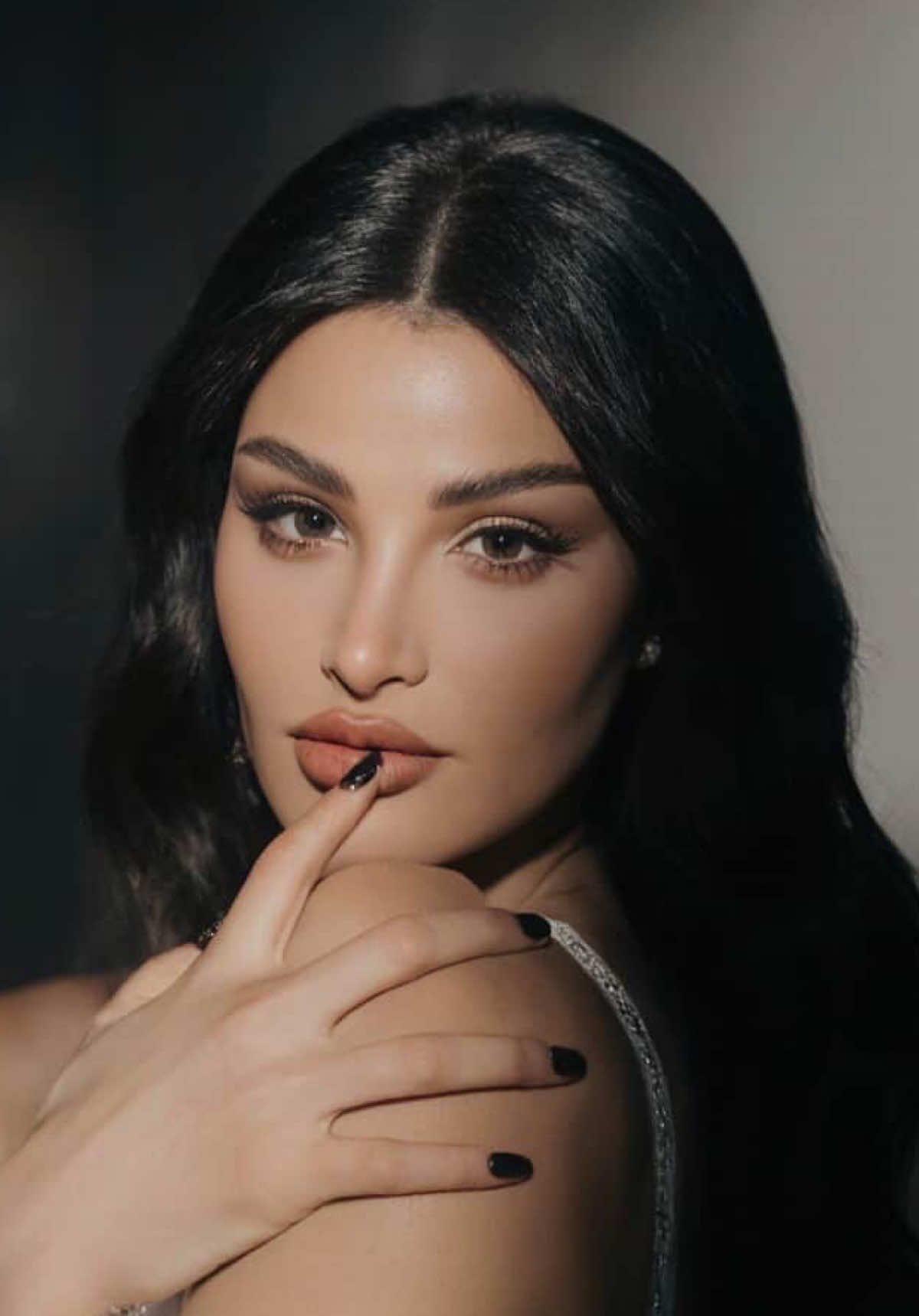 بتفقدني وتجي اسف 🖤 !                                                       #اميمة_طالب @Oumaima Taleb 