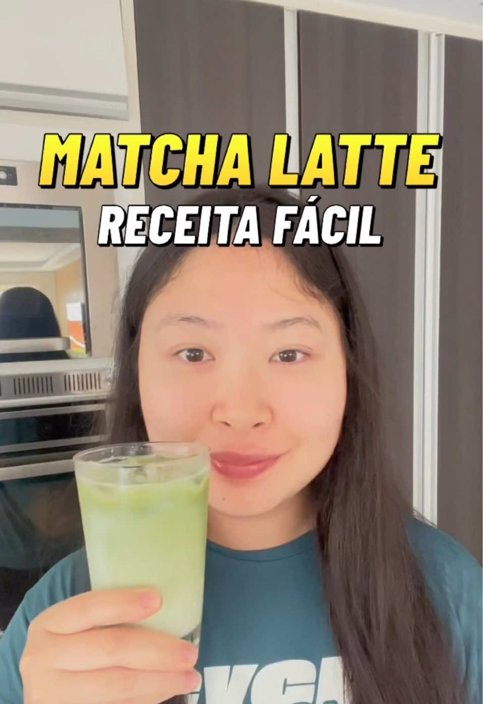 Hoje vou ensinar o jeito mais simples e sem erros de fazer matchá latte, que também é conhecido como chá verde com leite. É uma bebida gelada, mas que pode ser quente se preferir . bem popular no Japão e tem crescido bastante no Brasil. Vem pra mais uma receita! . . . #matcha #receitafacil #comidajaponesa 