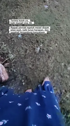 Hampir tiap hari jalan2 subuh sambil nyeker, sampai ada beberapa tetangga ya tegur 