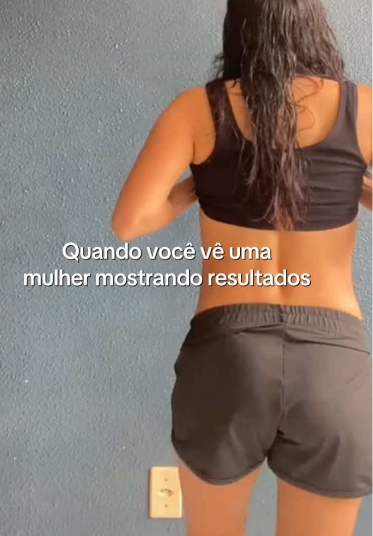 De alguma forma contribuindo para sociedade e para mulheres se tornarem potentes e imbatíveis 💙  #motivacao #emagrecimento #girlfitnessmotivation #fitnessmotivation #