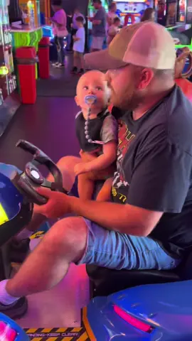 Ok whoever made this game . I need a bigger kart #gokarting #arcade #dadmoves #fatherson #fullbelly #videogames #kartracers 