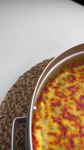 الإلبة الكويتية  👇👇👇 @ahlam_recipes المكونات : 5 بيضات 3 كوب حليب كامل الدسم كوب حليب مكثف محلى زعفران وهيل الفرن ساخن على درجة حرارة 180 ساعة أو ساعة اللا ربع