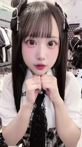 MA＊RS  ソフトな地雷系だお♡ ハーフツインにつけてるリボン可愛すぎる➕大人気のネクタイつきブラウスにもぴったり！イメージはイギリスのロックな学生さん🇬🇧🎸 @MARS マーズ  🎀 #MARS #mars #渋谷109店 #マーズ #アパレル店員 #商品紹介 #おすすめにのりたい #地雷系 #地雷系女子量産型コーデ #量産型地雷 #コンカフェ嬢 