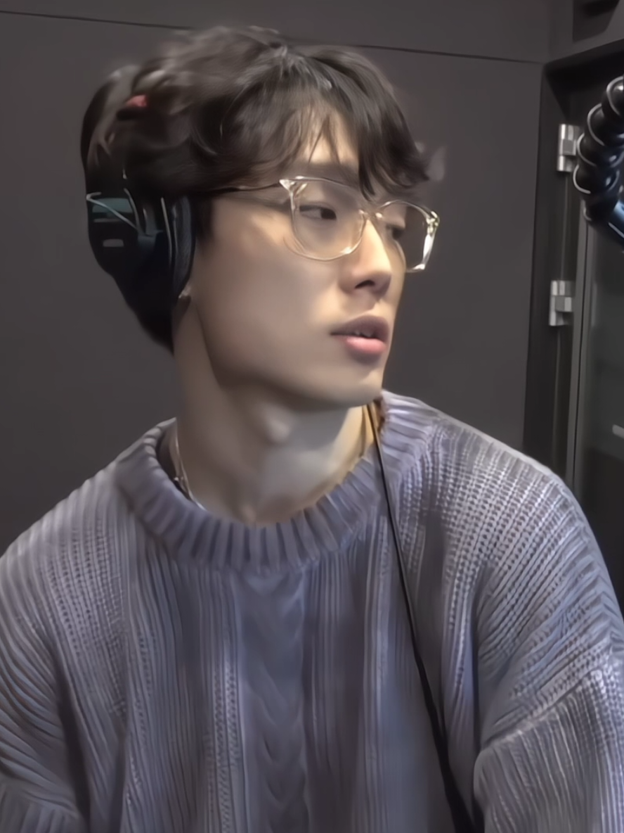 need more bobby recording behind content pls pls @bobbyorshedie 😮‍💨😮‍💨😮‍💨 #BOBBY #바비 #iKON #아이콘 #bobbyikon #kimjiwon 