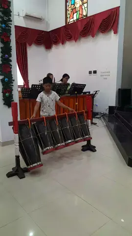 📢KABAR GEMBIRA!!!📢 Kini telah dibuka les musik tradisional Batak yaitu Taganing untuk daerah Pekanbaru dan sekitarnya. Bagi para orangtua yang ingin anaknya bisa bermain taganing (Gondang Batak), saya akan mengajarkan sampai bisa.  Mari daftarkan putra/putri anda. Berlaku juga untuk kalangan dewasa. . . Bagi yang berminat boleh menghubungi wa saya 082373071461 #fyp #lesmusik #tradisional #tagadingbatak #pekanbaru #lesmusikpekanbaru #berandatiktok #bataktoba 