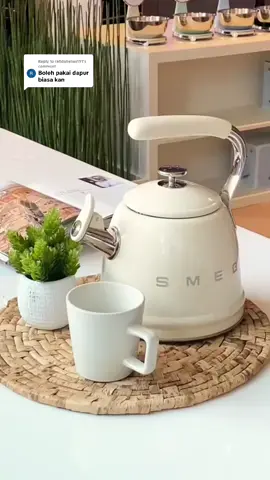 Replying to @rafidahelias191 SMEG WISTLE KETTLE, sesuai untuk ruman yg aesthetic. Nak berlagak-berlagak dengan kawan? pon best. Hahaha #smeg #smegkettle #smegwistlekettle