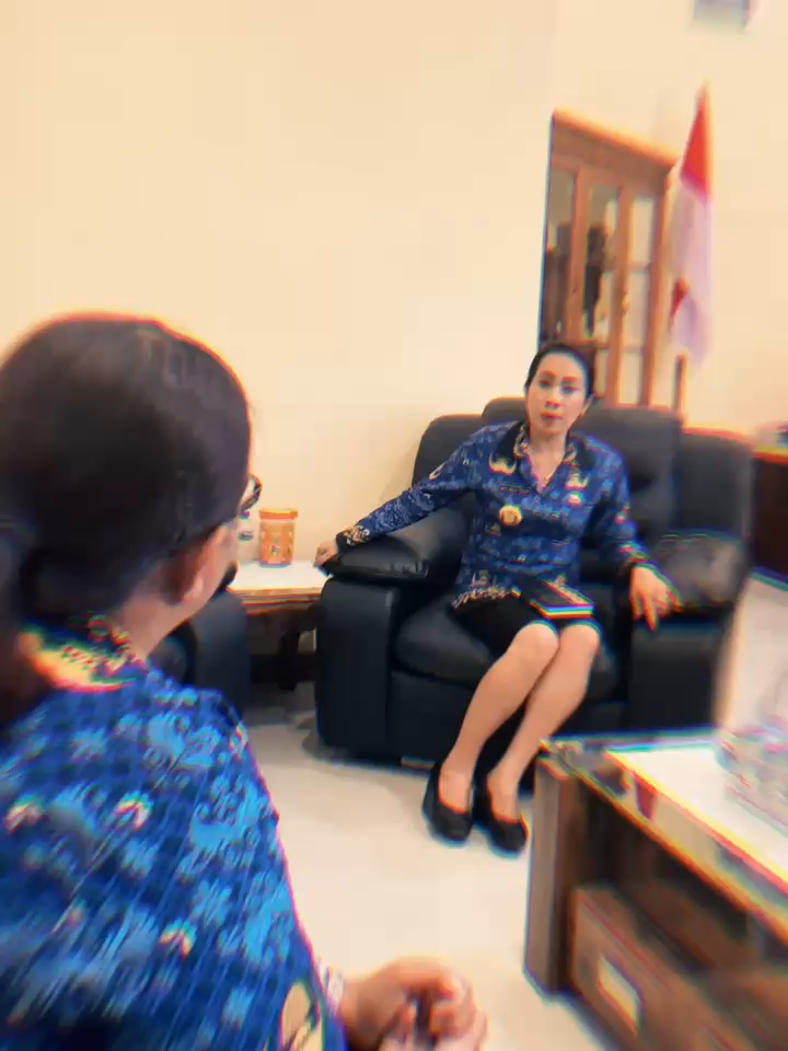 Optimalisasi pelayanan di RSUD Reda Bolo perlu dilakukan secara terus menerus untuk memenuhi harapan pasien dan meningkatkan mutu pelayanan kesehatan secara keseluruhan kepada Masyarakat di Kab. Sumba Barat Daya. Upaya ini dilakukan oleh Dinas Kesehatan Kab. Sumba Barat daya dengan mengidentifikasi area yang perlu ditingkatkan dan memberikan umpan balik konstruktif, guna memastikan alur pelayanan rawat jalan, rawat inap, dan gawat darurat berjalan efisien dan efektif. #sumbabaratdaya #fyppppppppppppppppppppppp #fypツ #ntt #kesehatan #kemenkes #phtc #sumba #fyp #berandatiktok #beranda #sumbababaratdaya #fypage #rsudredabolo