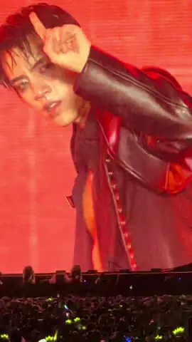 lỡ xa vào đôi mắt ấy giờ sao chị em ??? 😂😂😂 @DPR IAN #dprian #kstasparkconcert #dancer 