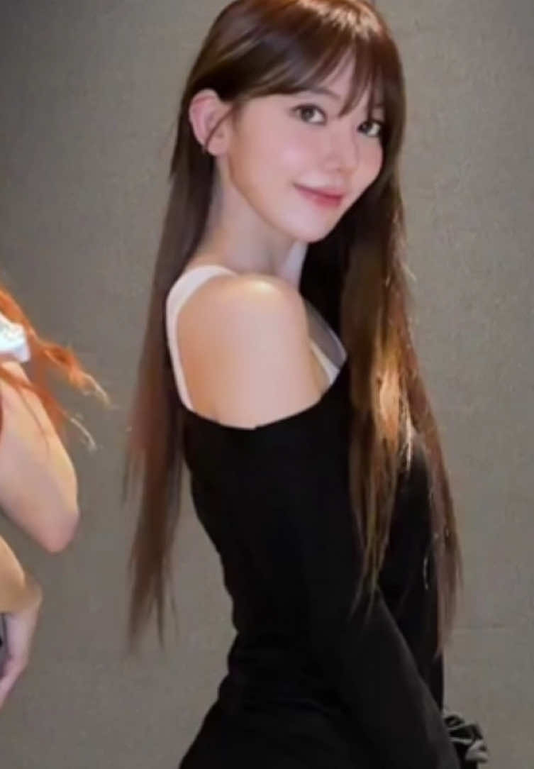 SHE SO PRETTY I CANT #sakura #lesserafim 