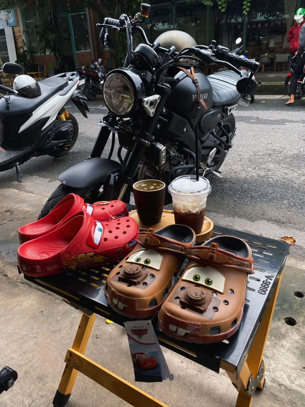 Shop có 2 ẻm nha  #crocs #crocs4life #crocscollab #mcqueen #mater #fyb #xuhuong #trending #hottrend 