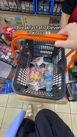 Let’s get breakfast at 7 Eleven in Korea…all of that for only £6 too!