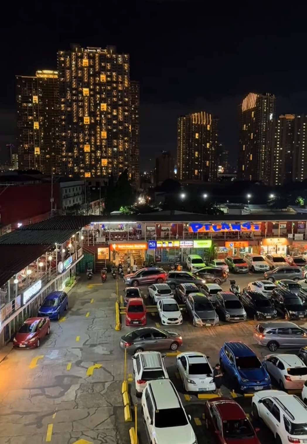 One of the good places in Manila to hangout to😉 #fyp #manila #gimik #hangout #videoke #bar #nightlife #pasig #mandaluyong 