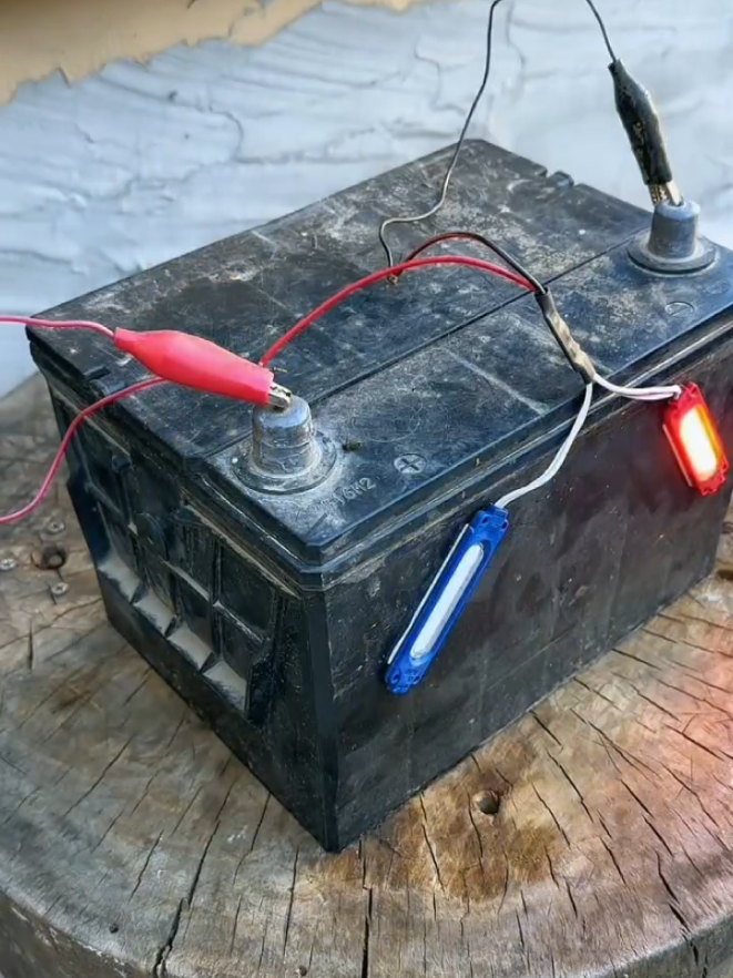 Motorcycle one drag two LED explosionflashing warning lights#Automobileandmotorcyclesupplies #tiktokshop #goodthing #foryou #fyp#LEDflashingwarninglight #Onedragtwowarninglights