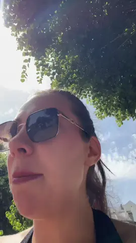 Ça me fait rire le comportement oh ta vie en dépend pas  😂 