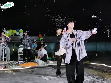 Giọng hát của Dịch Nhiên ấp áp quá đi. Mê mẩn mỗi khi nghe em hát. 🤗 Song: Mứt Ô Mai (乌梅子酱) #truongdichnhien #tfgiatocf4 #张奕然 #zhangyiran 