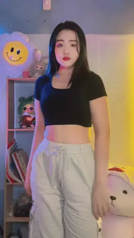 Góc live mới được mấy hôm 😋😋😋 Nay mới lên video #gđ_bé_ý #xuhuong #trending #nhảytrend #dance 