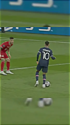 wax yaro iska falaad ah🔥💫😁 #skills #neymar #messi #ronaldo 