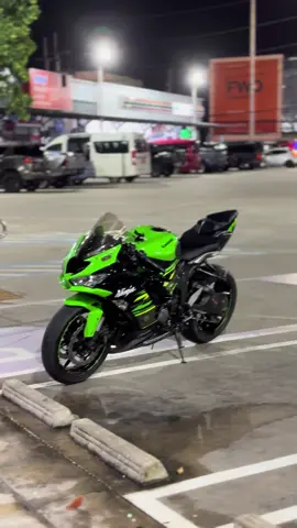 ถนนเเห้งเอาออกมาอุ่นเครื่องหน่ิอย#kawasaki #zx6r 