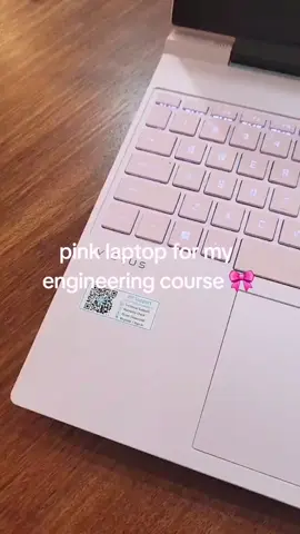 do you guys see the vision 🥰 imagine this in a room full of black/silver laptops 😛🎀 laptop: HP Victus 15 i5 in powder pink  #womaninstem #imjustagirl #notsponsered #pink #fypシ 