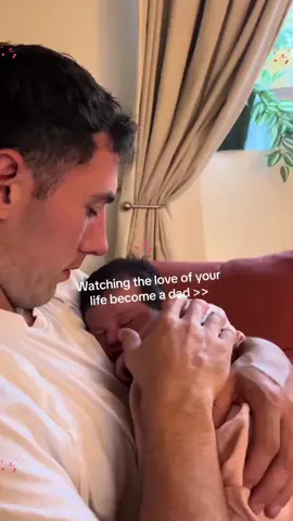 The moment when dad takes care of his daughter is so happy #dadsoftiktok #daddysgirl #dad #daddydaugther #family #daddyanddaugther #daddy #fyp 